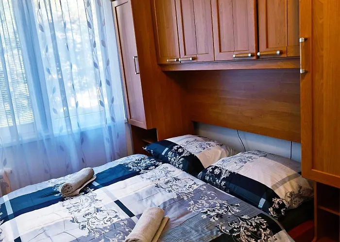 New Fast Lejlighed *